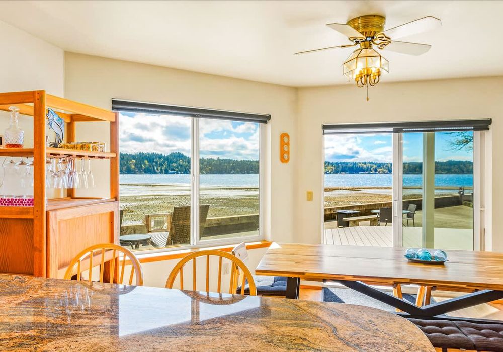 3f41c0c5 6b17 47 A1U1d homerunner