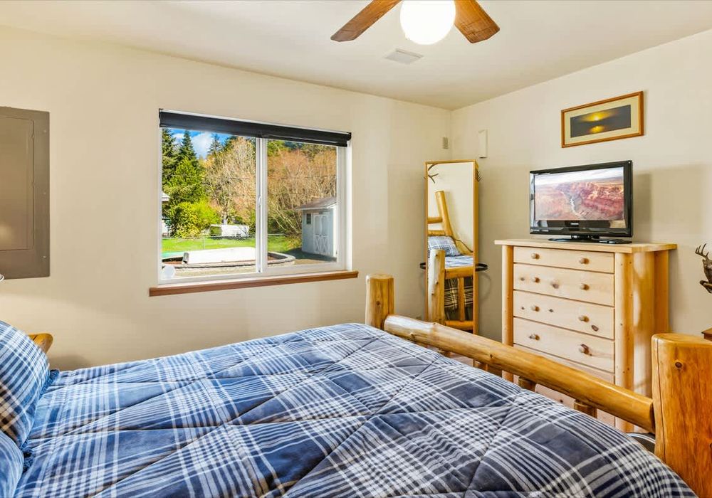 7a77e3d2 8420 4c ChSTQ homerunner