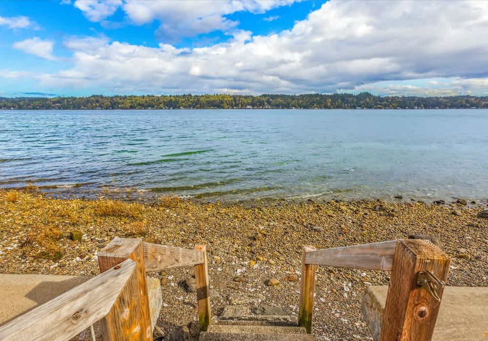 ac84ef2f 32d7 4d ewjM5 homerunner