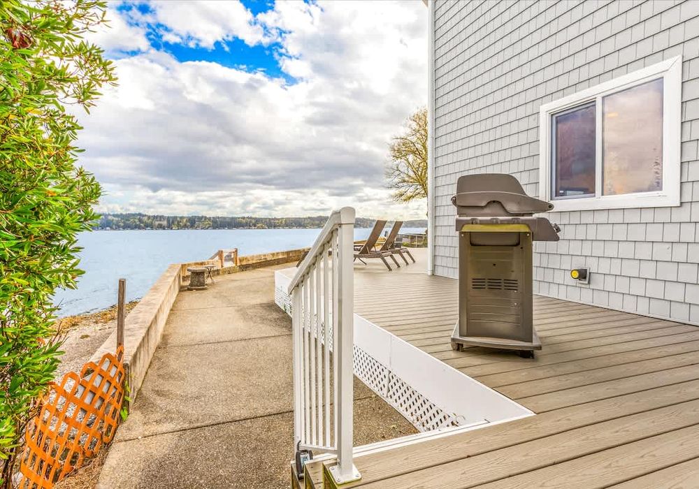 cb05d125 10e4 4a 7 un5 homerunner