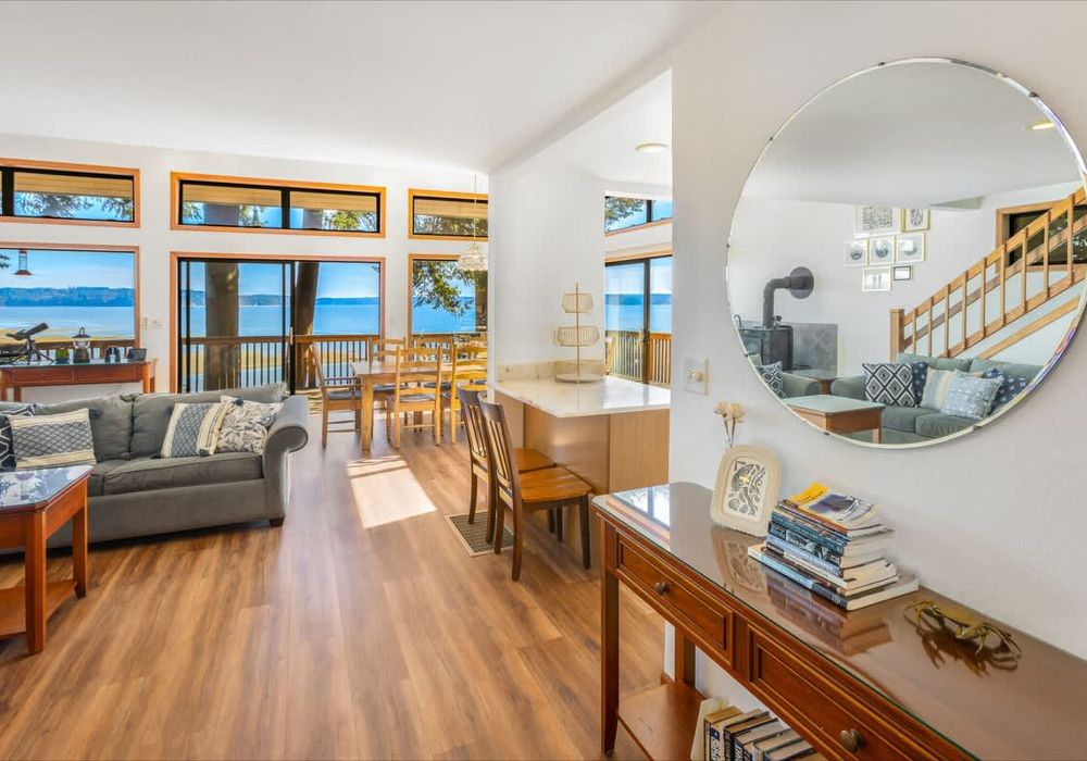 e442f2a2 61cc 4d xeCUu homerunner