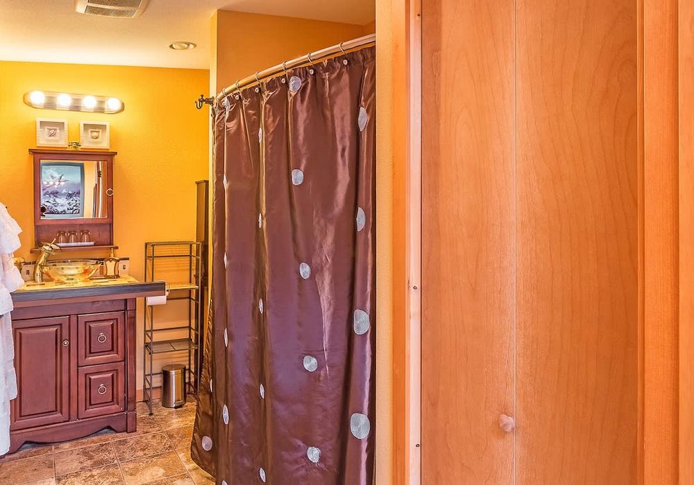 27b9c6d1 17d2 47 jU44s homerunner