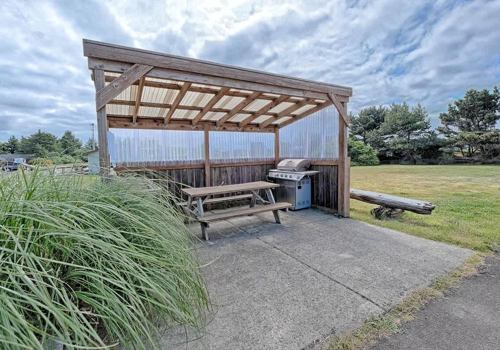 3f409942 11b9 4a C3zA homerunner