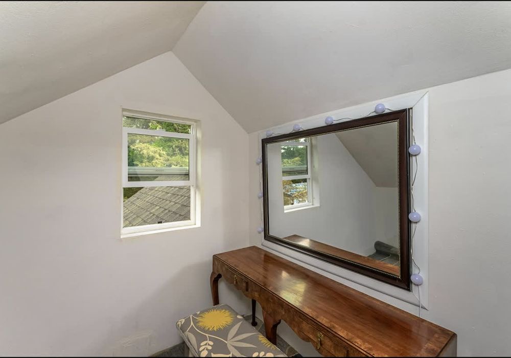 4b883038 3c90 40 AqA Q homerunner