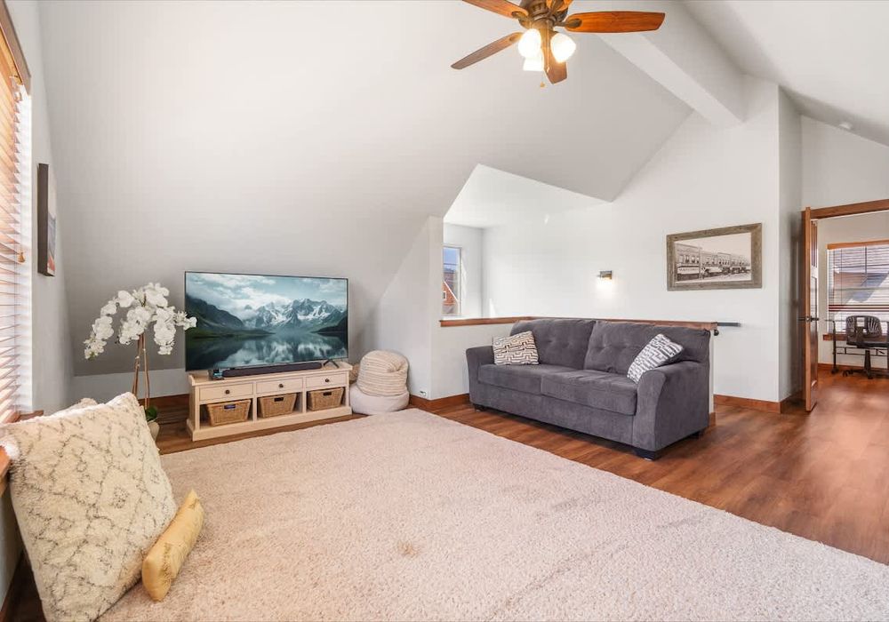 13837c54 d4f1 44 GXhKb homerunner