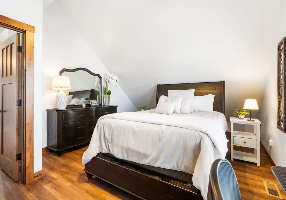 5b81fef6 a496 48 L4DkO homerunner