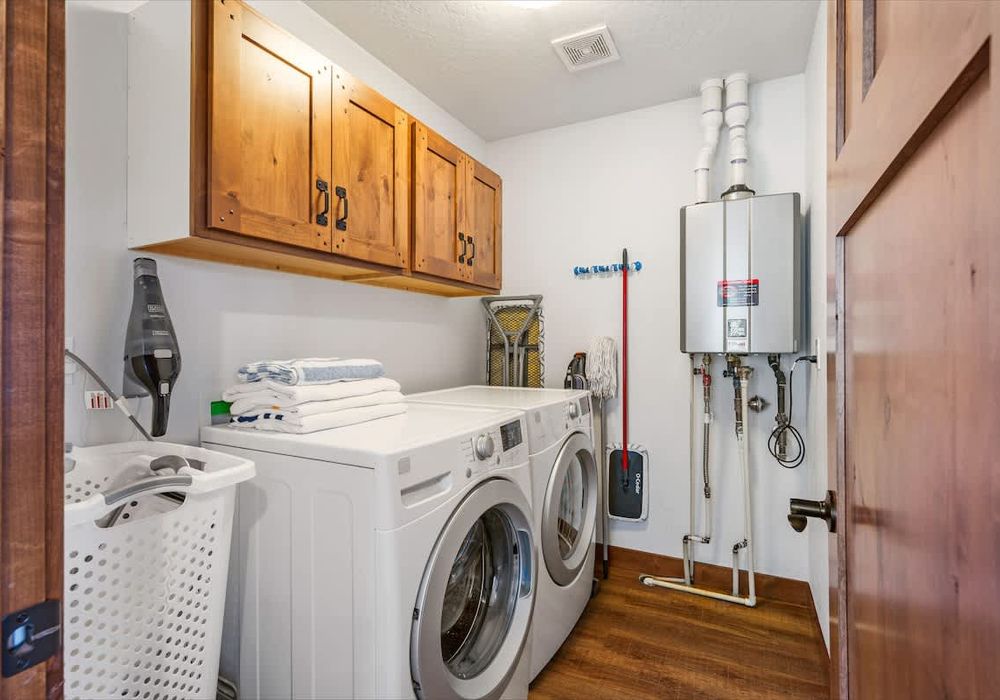 72a20710 92d9 4b YqpVQ homerunner