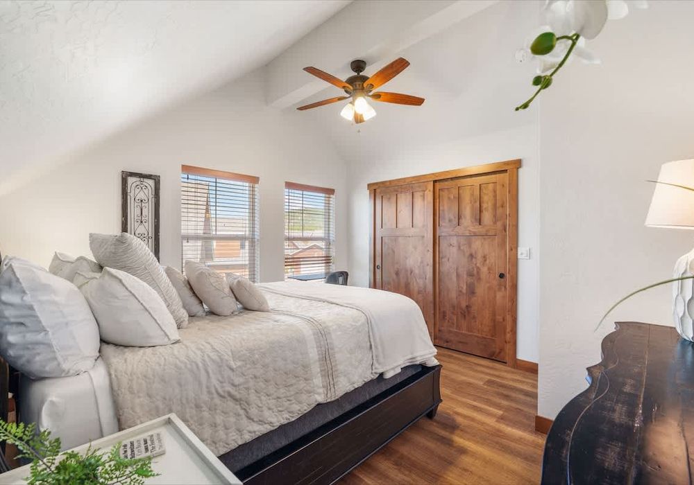 f226dbbc e5a0 4e pIUQe homerunner