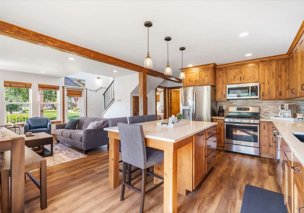 fc4b599a 6fcf 43 OaSZr homerunner