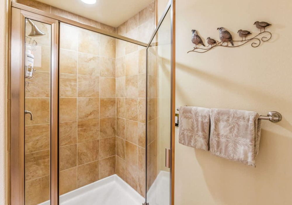 8916f2a4 3706 4e AwVot homerunner