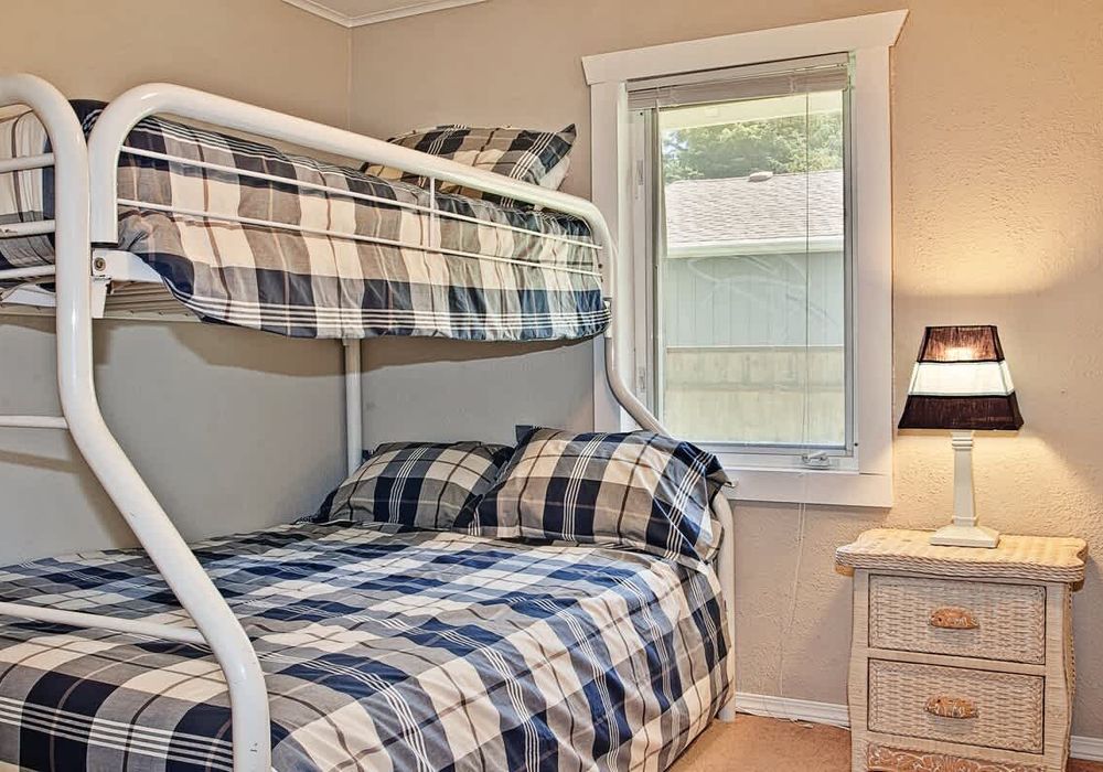 c0651112 6706 42 SoQj6 homerunner