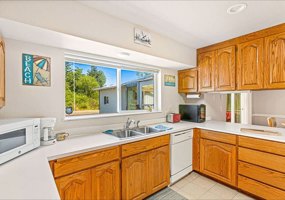 9392b2c8 0c8b 4e TJyV homerunner