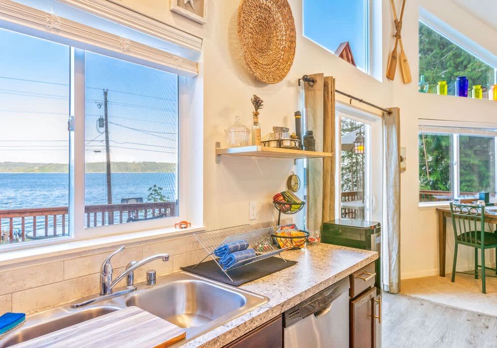 c20cd601 4a4d 45 W9wrN homerunner