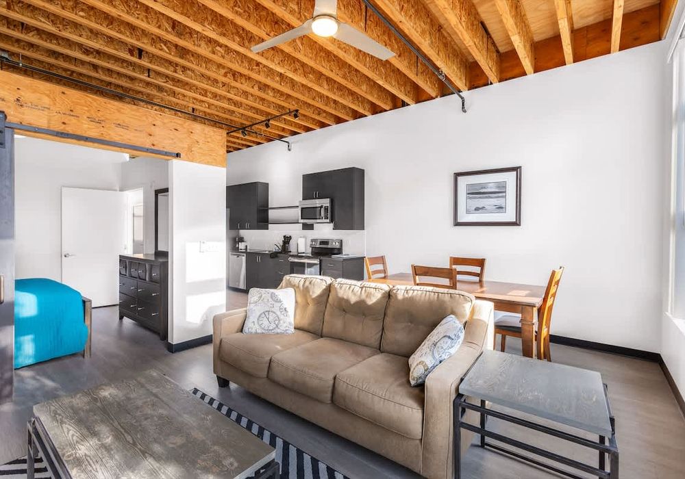 586cb1ad 71ef 4e Ly2PX homerunner