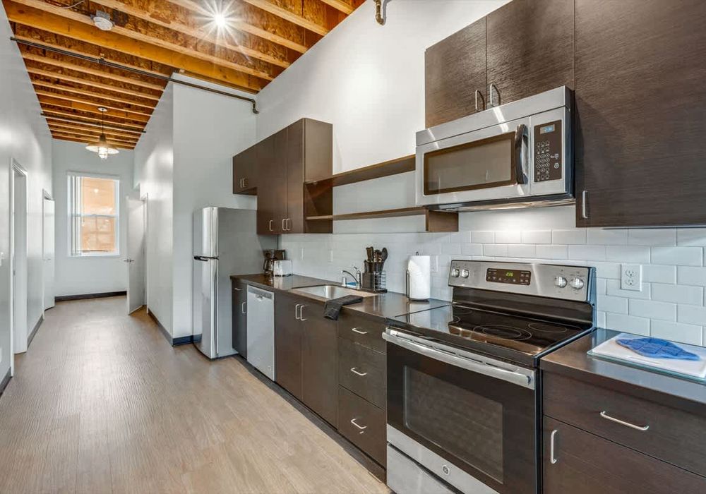 76bc4af2 7b4f 48 QYmr homerunner