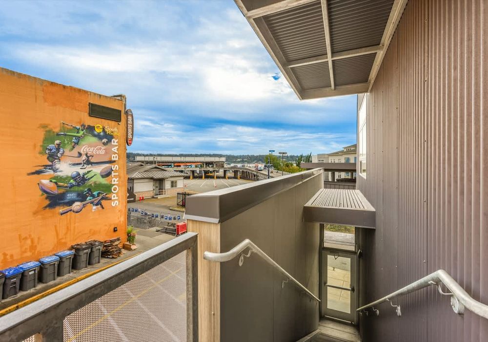 b9731b89 32be 4d FAr5W homerunner