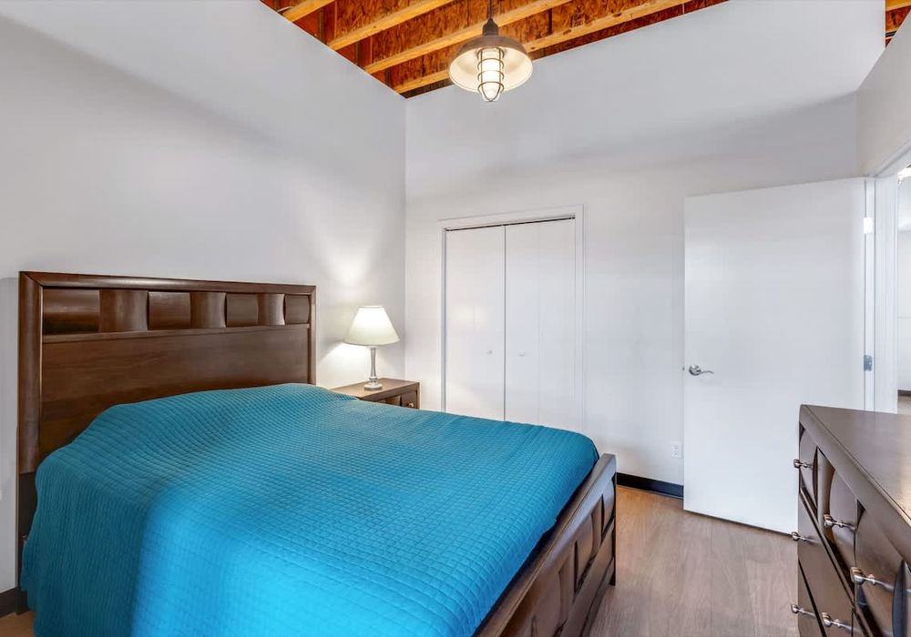 ed6f9658 8d4d 47 JI41q homerunner