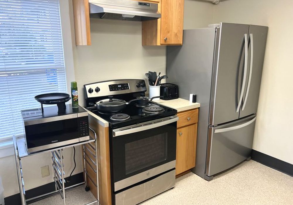 Shared, fully equipped kitchen