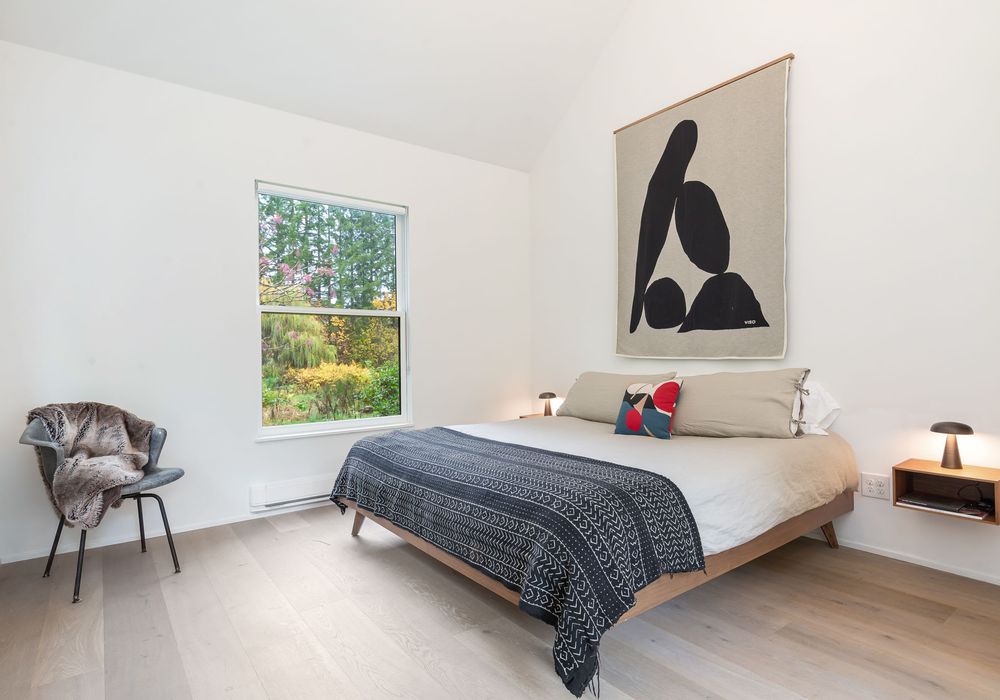 Rest soundly in your cozy master bed for a perfect night's sleep.