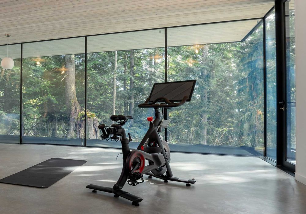 This is a quiet, separate space, just off the main living area with a Peloton spin bike and yoga mat is available for you during your stay.