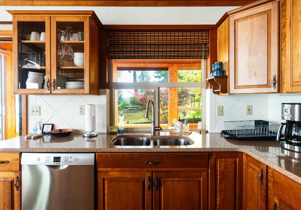 Window overlooks the yard so you can keep an eye on the kids or the dog.