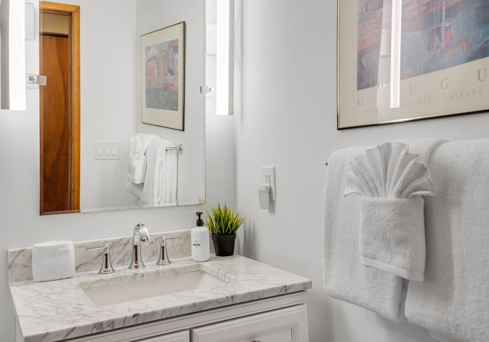 Spa-like touches with plush towels and quality toiletries.