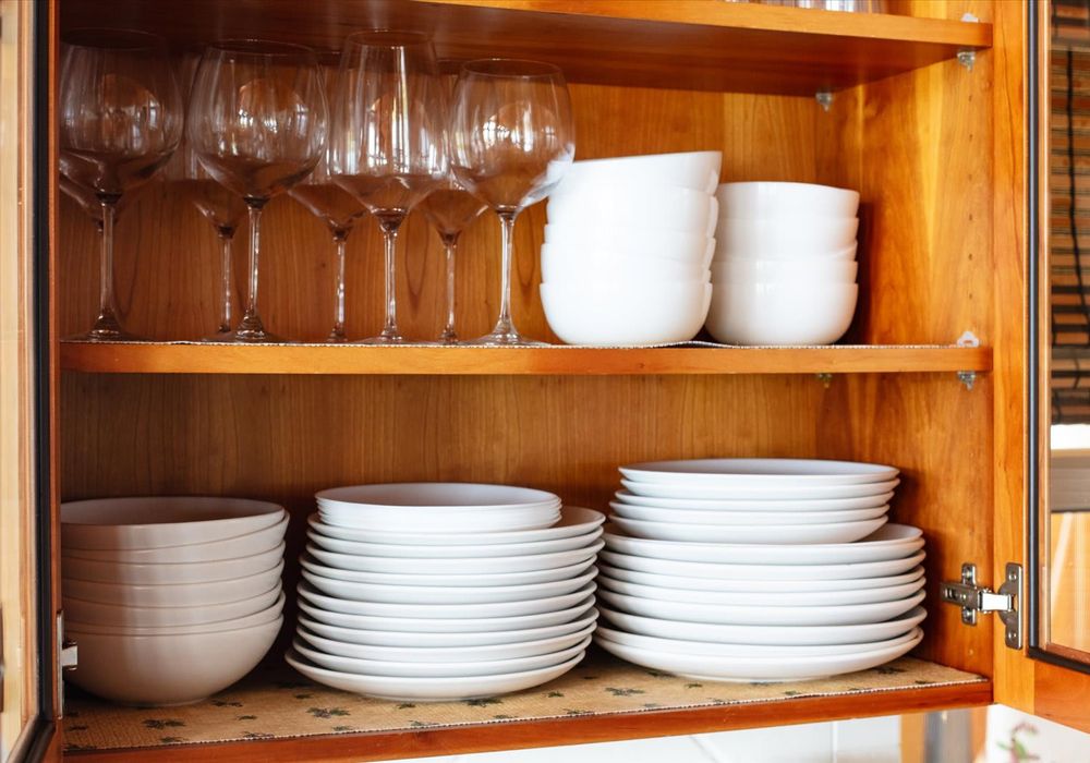 Enjoy the fully stocked kitchen.