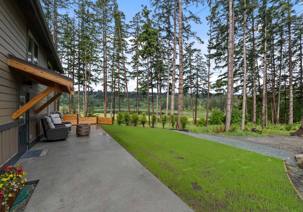 Stay in comfort while enjoying peaceful tree-lined scenery.