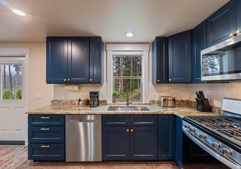Fully equipped kitchen essentials ready for your convenience.