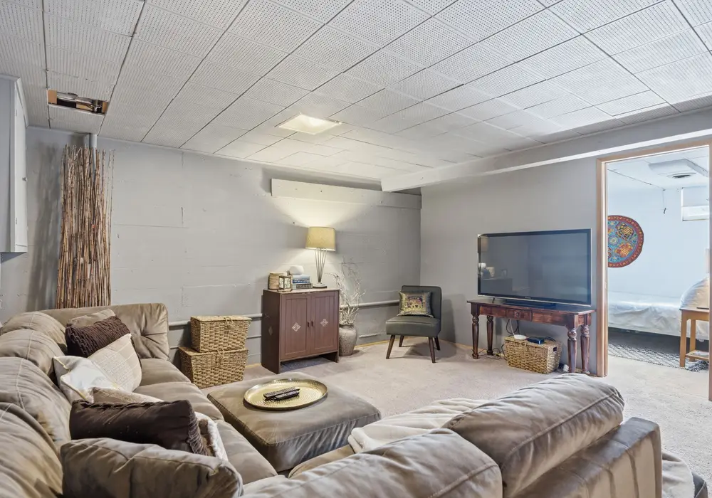 Additional sleeping space for larger groups.