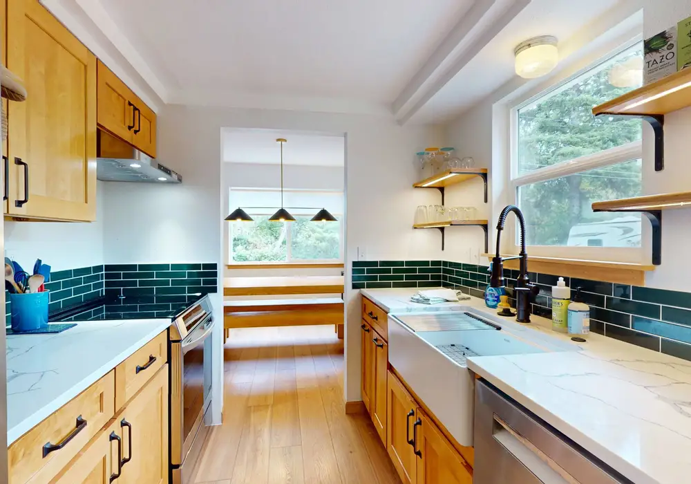 A well-equipped kitchen for everything from quick breakfasts to shared dinners.