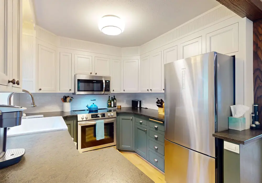 A well-equipped kitchen for simple breakfasts and relaxed dinners.