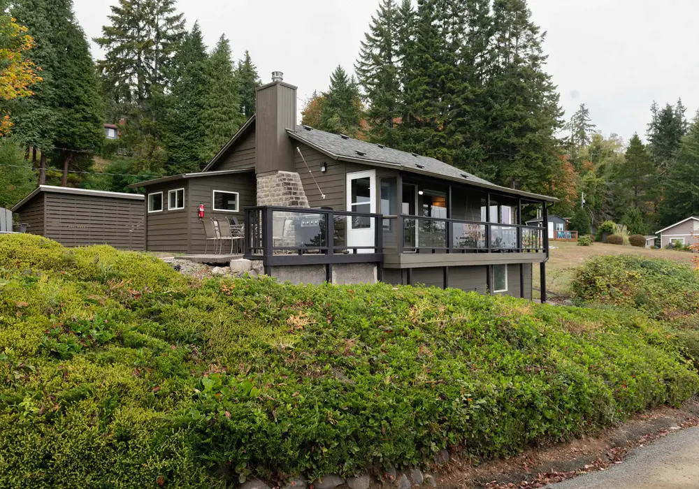 Welcome to your peaceful Hood Canal retreat!