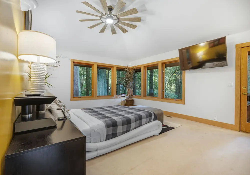 Rest comfortably while enjoying views of the beautiful woodland surroundings.