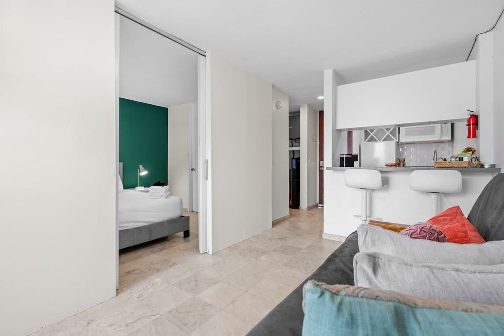 82915ad0 697a 42 liyfZ homerunner