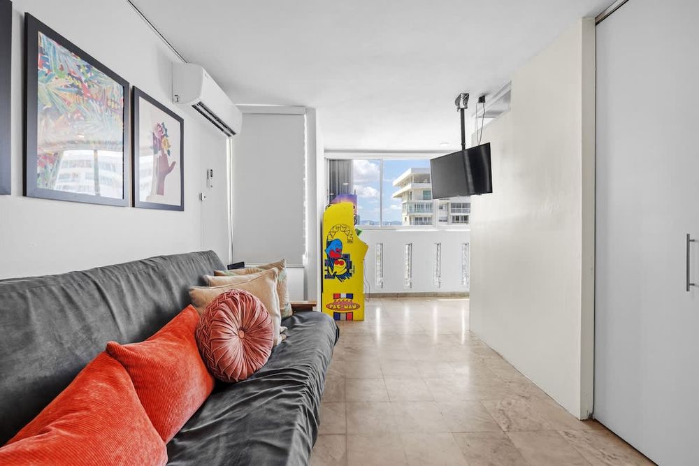 8df7bb27 0bc6 47 y ipA homerunner