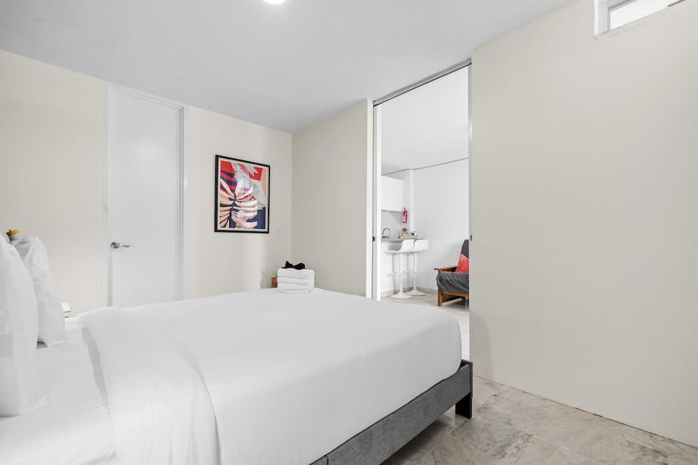 d5afb68d 7bd7 48 d hl homerunner