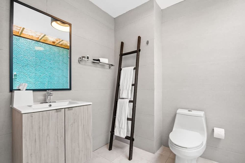 b1af63cf aab1 42 UqXYJ homerunner