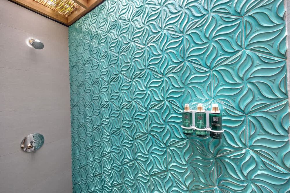 e1b9b5ef 837e 43 Z9BX8 homerunner