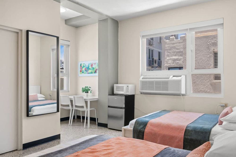 9e6abda9 c4dc 44 mbpDl homerunner