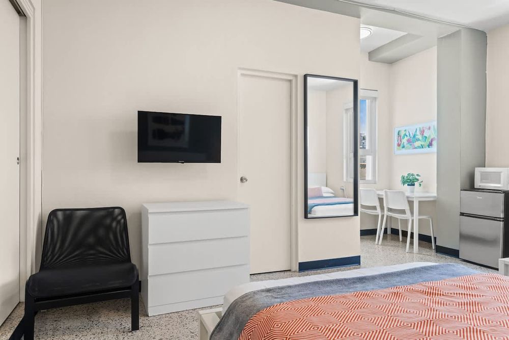 e93004f8 ce13 4e RalIG homerunner