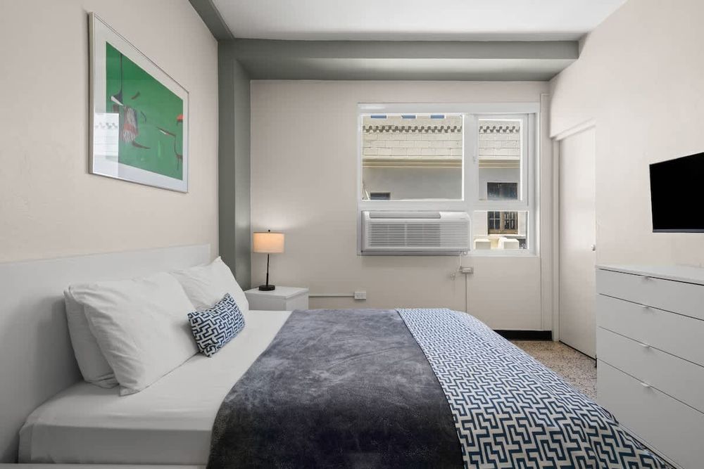 99b78127 29aa 44 wb3NE homerunner