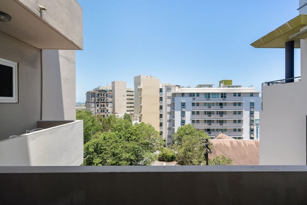 bc2ac183 4a3f 44 C6IIj homerunner