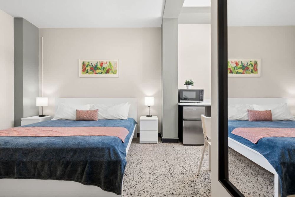 41780252 a303 44 dA7Qy homerunner