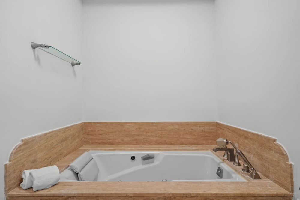 258636cd 93a1 42 gvoq0 homerunner