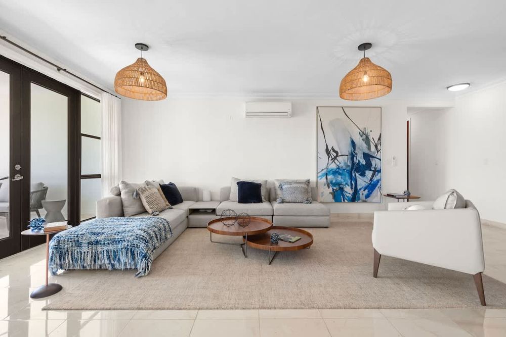 6cbe10b7 b131 43 oxkBF homerunner