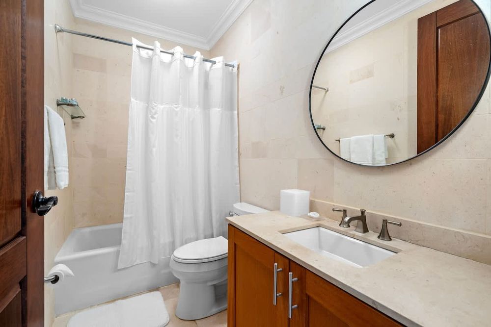 df8b1f54 770f 46 Bu5Lf homerunner