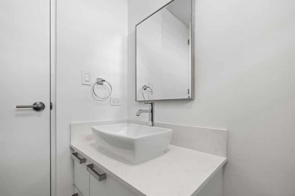 8ac4fcec 6843 47 kECKw homerunner