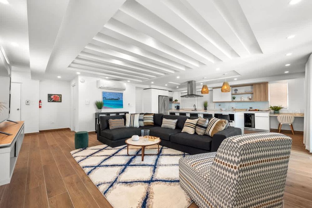 9b3f3a37 6f79 41 8YbA5 homerunner