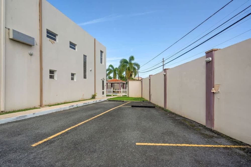 ac54dc65 ee95 4e qazeR homerunner